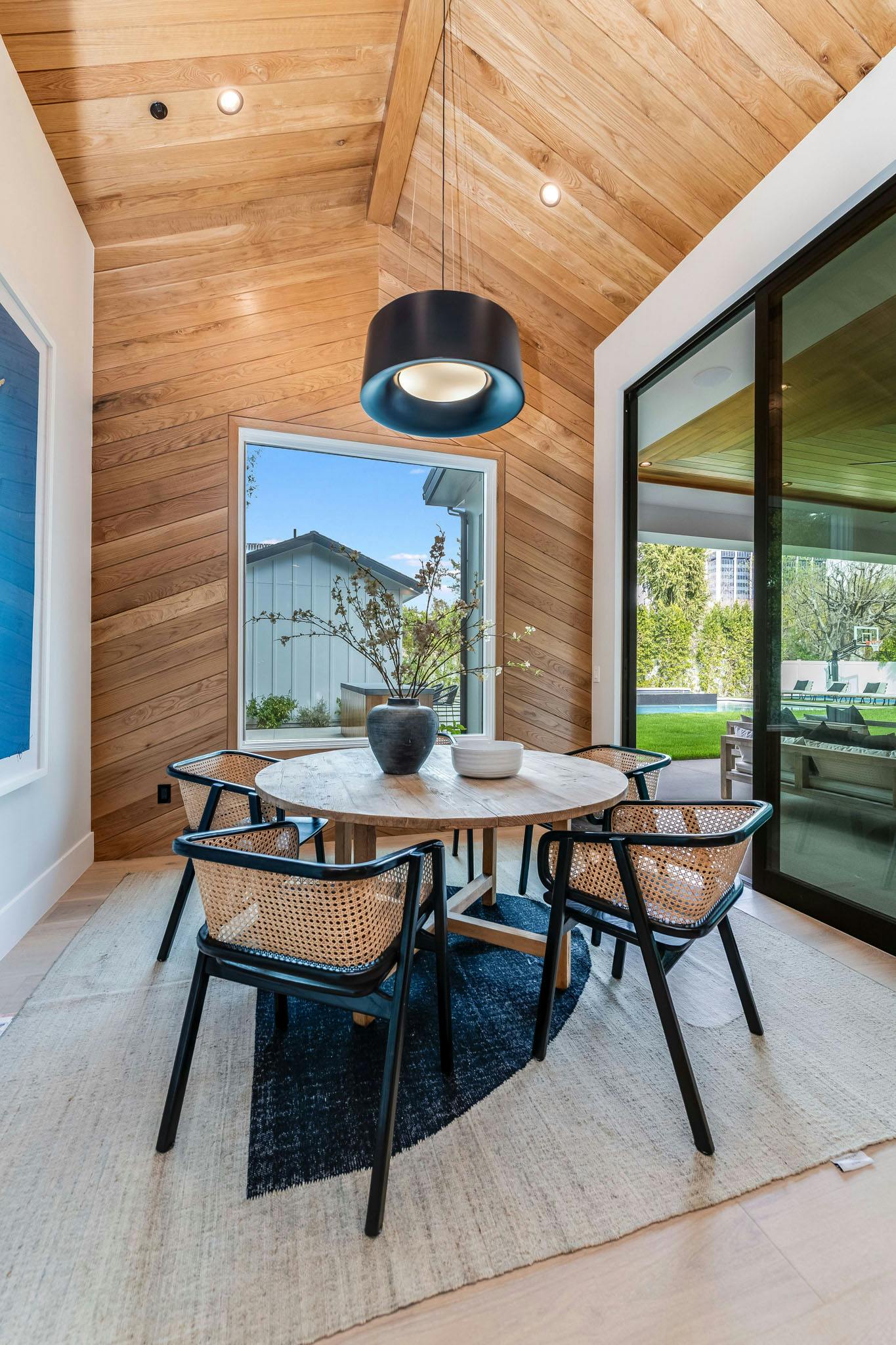 Meridith-Baer-Home-Home-Staging-Southern-California-Valley-Vista-Modern-Organic-Luxury-Homes-Modern-and-Contemporary-Kitchen-Dining-Table